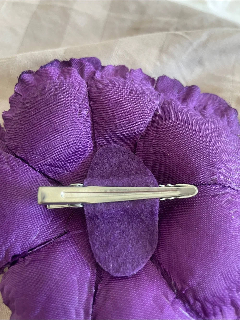 NWOT Forever 21 Deep Purple Fabric Flower hair Accent Clip